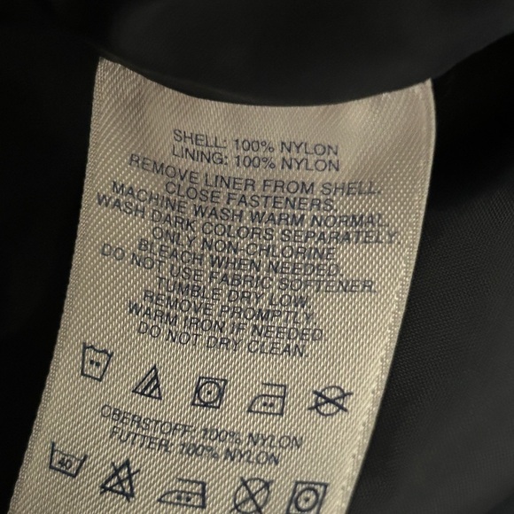 Lands' End Men’s Red Hooded Jacket - Picture 6 of 7